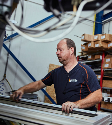 Kunststof kozijnen uit eigen fabriek
